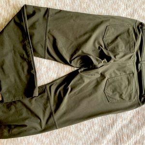 Lululemon Men’s ABC Pant. Green.